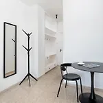 Апартаменти Urban Promitheos *