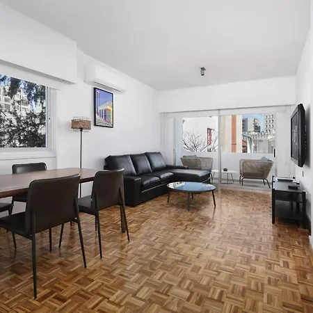 Urban Promitheos 公寓 *