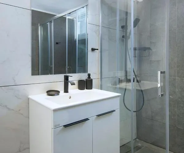 Urban Promitheos 公寓