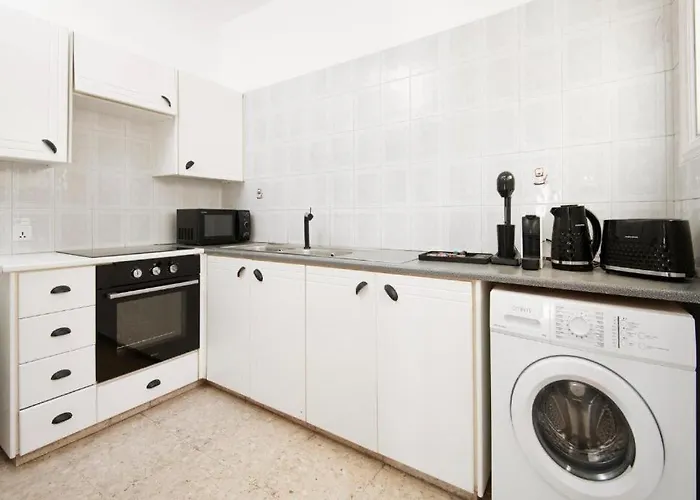 Urban Promitheos 公寓